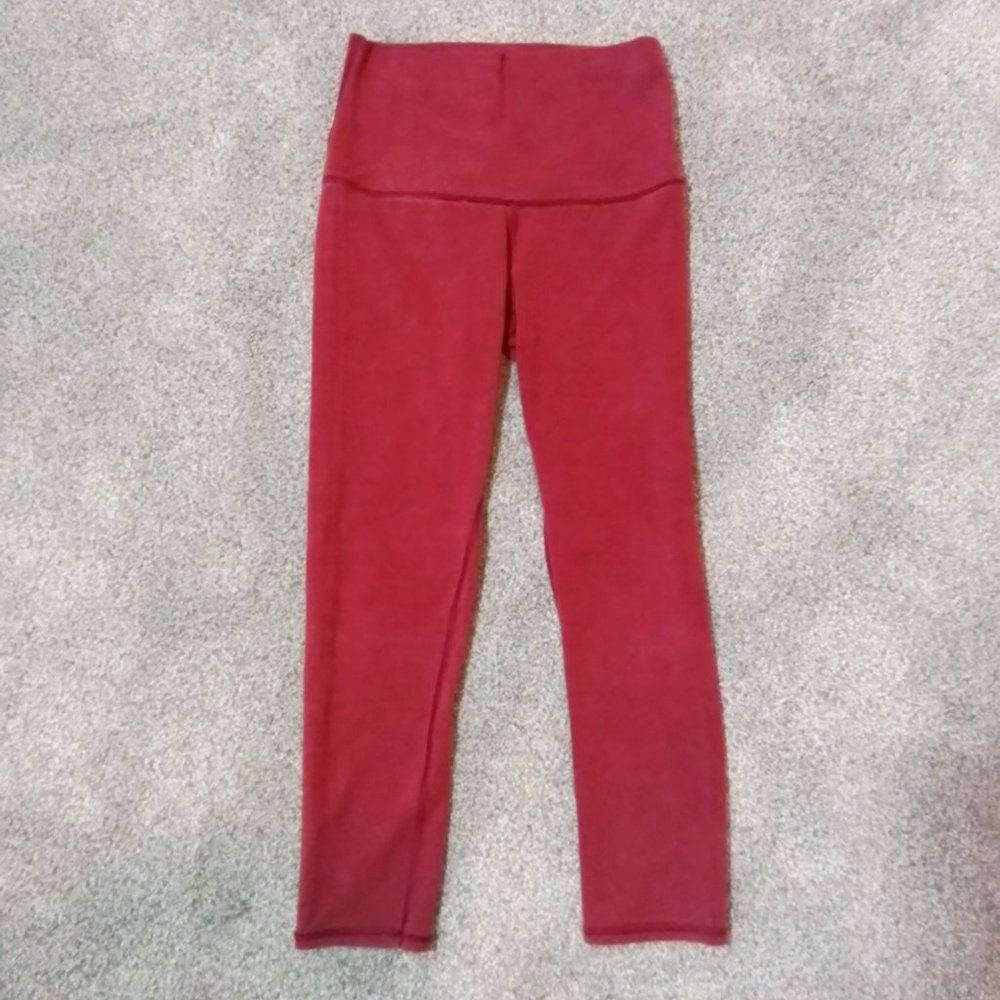 Lululemon Wunder Under Crop Leggings in Red size 4
